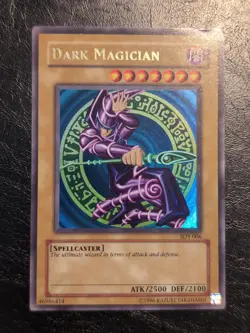 Yu-Gi-Oh! ULTRA RARE HOLO CARD DARK MAGICIAN SDY-006 LP - Image 1