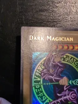 Yu-Gi-Oh! ULTRA RARE HOLO CARD DARK MAGICIAN SDY-006 LP - Image 4