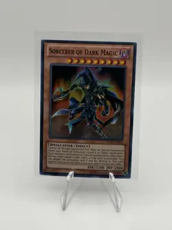 YUGIOH Sorcerer of Dark Magic DPYG-EN010 SUPER RARE HOLOFOIL mt/nm - Image 1