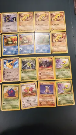 Lot Of 32 Vintage Pokemon Cards: Holos, Promos, First Edition, Mod Played - Image 4
