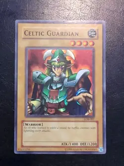 Yu-Gi-Oh! SUPER RARE CARD CELTIC GUARDIAN LOB-007 1996 VINTAGE PRINT LP - Image 1