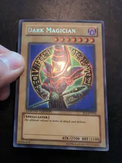Yu-Gi-Oh! SECRET RARE HOLO CARD DARK MAGICIAN FL1-EN002 LP - Image 2