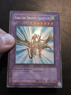 Yu-Gi-OH! SECRET RARE GAIA THE DRAGON CHAMPION LOB-125 1996 VINTAGE PRINT LP - Image 2