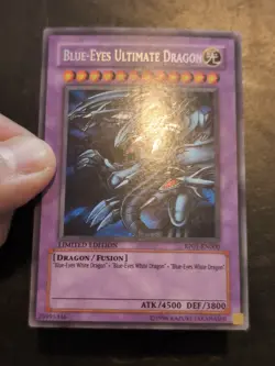 Yu-Gi-Oh SECRET RARE BLUE-EYES ULTIMATE DRAGON RP01-EN000 1996 COPYRIGHT VLP - Image 2