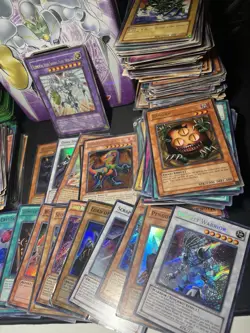 | Yugioh Elemental Hero Shining CT03 Tin Lot + Foils, Rares, Commons NM-HP | - Image 3