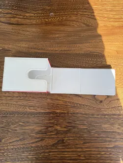 *USED* Magic: The Gathering - Guilds of Ravnica Alcove Flip/Deck Box (Boros) - Image 2