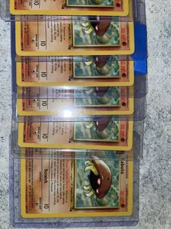Lot of 10 Kabuto 1st Editions- All LP- Vintage Pokemon Cards - Image 4