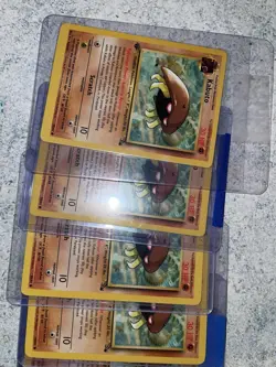 Lot of 10 Kabuto 1st Editions- All LP- Vintage Pokemon Cards - Image 5