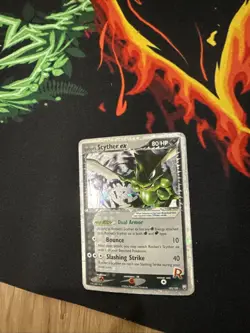 2004 Pokemon #102 Rocket's Scyther Ex Team Rocket Returns-Holo - Image 1