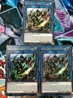 Yugioh Alien Shocktrooper M-Frame DUOV-EN003 Ultra Rare NM x3 Play Set - Image 1