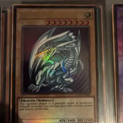 Yu-Gi-Oh! Blue Eyes White Dragon, Blue Eyes Ultimate Dragon Bundle - Image 3