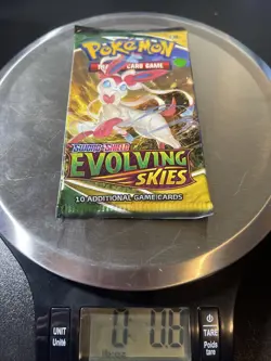 2 Pokemon TCG Sword & Shield Evolving Skies Booster Pack - Image 2