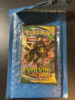 2 Pokemon TCG Sword & Shield Evolving Skies Booster Pack - Image 4