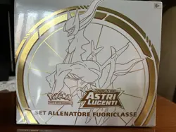 Carte Pokemon Astri Lucenti Set Allenatore Fuoriclasse ETB Sealed Ita Italiano - Image 1