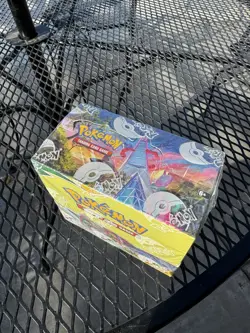 Pokemon TCG Sword & Shield Evolving Skies Booster Box Factory Sealed - Image 2