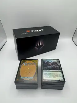 Magic: The Gathering Core Set 2019 (M19) Deck Builders Toolkit - Image 1