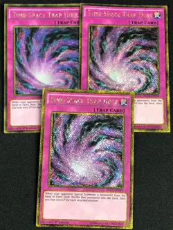 YUGIOH TIME-SPACE TRAP HOLE PGL3-EN039 1ST GOLD X3 NM - Image 1