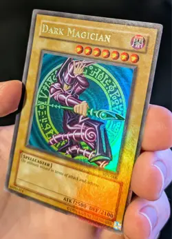 Yu-Gi-Oh Dark Magician SDY-006 MAX FULL HOLO BLEED MISPRINT - Image 4