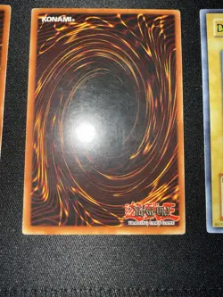 Vintage Yu-Gi-Oh! Lot of 3 cards (DDS) Dark Magician (LOB 1st Edition) Red-Eyes - Image 5
