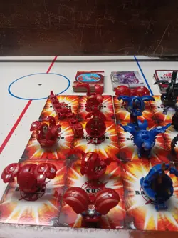 Bakugan - Large Lot! (20+ figures, 50+ cards) - Image 3