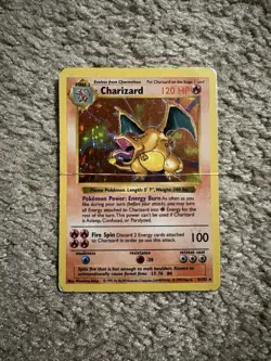 Pokemon TCG Charizard Holo Rare Card 004/102 Base Set, Shadowless, 1999 - Image 1