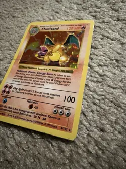 Pokemon TCG Charizard Holo Rare Card 004/102 Base Set, Shadowless, 1999 - Image 3