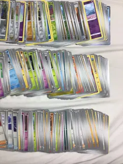 185 REVERSE/HOLO AND 387 COMMON CARDS POKEMON LOT - Image 4