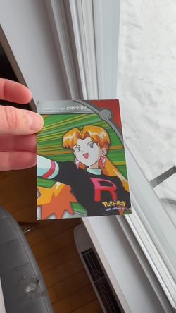 Pokemon Topps Team Rocket Cassidy Foil #HV5 Heroes & Villains Blue Logo - Image 2