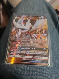 2018 Pokemon Sun & Moon Dragon Majesty Reshiram GX #11/70 - Image 1