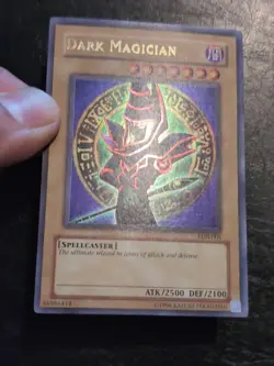 Yu-Gi-Oh! ULTRA RARE HOLO CARD DARK MAGICIAN LOB-005 1996 VINTAGE PRINT VLP - Image 2