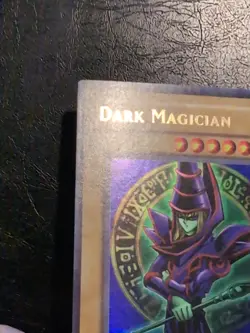 Yu-Gi-Oh! ULTRA RARE HOLO CARD DARK MAGICIAN LOB-005 1996 VINTAGE PRINT VLP - Image 4