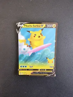 Carte Pokemon Pikachu Surfeur V 008/025 Celebration 25ans Epee & Bouclier - Image 1