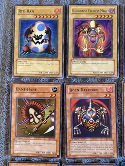 Vintage Konami Yu-Gi-Oh! TCG Starter Deck Pegasus SDP 27 Card Lot - Image 2