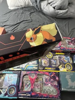 SEALED Pokemon Eeveelution Vmax Premium Collection - Vaporeon Flareon Jolteon - Image 2