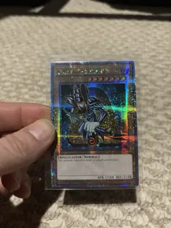 Yu-Gi-Oh Dark Magician Quarter Century Secret Rare Card LC01-EN005 - Image 1