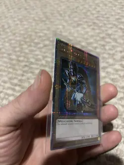 Yu-Gi-Oh Dark Magician Quarter Century Secret Rare Card LC01-EN005 - Image 3
