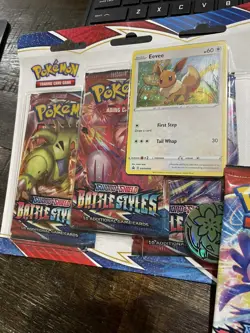Pokemon Sword & Shield Battle Styles 3 Booster Pack Blisters Eevee & Jolteon 820650808227 - Image 2