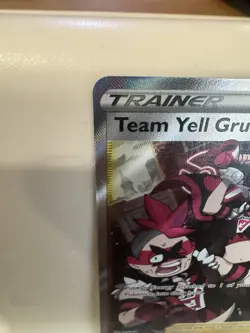 Team Yell Grunt 202/202 Pokemon Sword & Shield Full Art Trainer Near Mint - Image 3