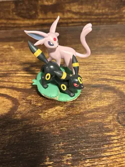 Umbreon & Espeon - Pokemon Prismatic Premium Collection Sleeves, Figure, and Pin - Image 3