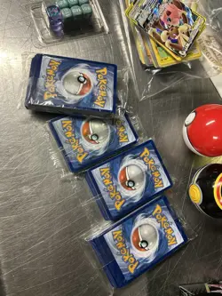 Pokemon Card Lot - HUGE COLLECTION - Holo’s Over 1000 Cards With Figures - Image 4