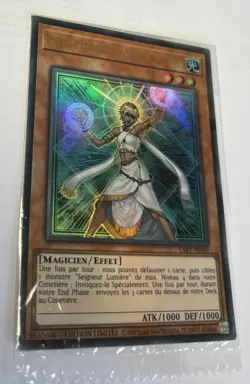 Yu-Gi-Oh LUMINA L’INVOCATRICE, SEIGNEUR LUMIERE LART-FR045 Ultra Mint Scellee X - Image 1