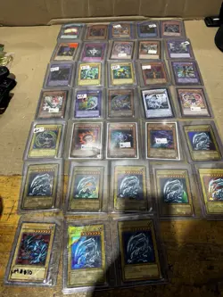 Blue Eyes White Dragon Yu-Gi-Oh TCG Card Lot Ultimate & Different Arts 32 - Image 1