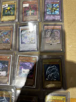 Blue Eyes White Dragon Yu-Gi-Oh TCG Card Lot Ultimate & Different Arts 32 - Image 4
