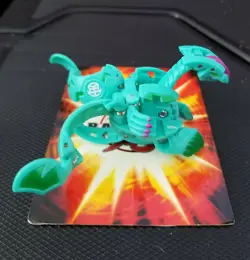 Bakugan Viper Helios Green Ventus 660G & cards - Image 2