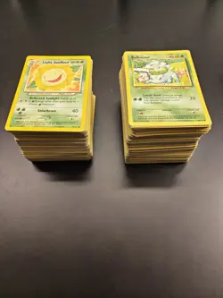 Pokemon - Assorted WOTC Vintage Bulk Bundle HP-Dmg Approx 350 Cards - Image 1