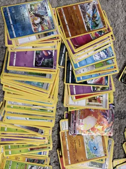Pokemon TCG Trading Cards Bulk Lot of 300 Pokemon - Image 2