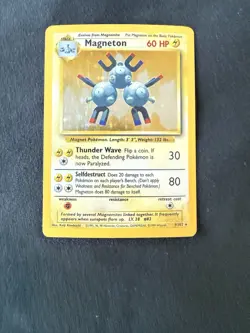 Magneton 9/102 Holo Base Set Pokemon TCG - Image 1