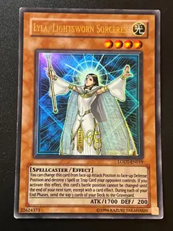 Lyla, Lightsworn Sorceress LODT-EN019 Ultra Rare Original Moderate Play Yugioh - Image 1