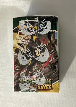 Evolving Skies Half Booster Box Sealed Pokemon TCG 18 Packs New and Sealed UK - Image 3