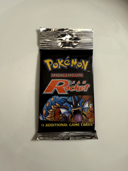 Pokemon Team Rocket Booster Pack Gyarados Artwork Single Pack (long crimp) 742818061766 - Image 1
